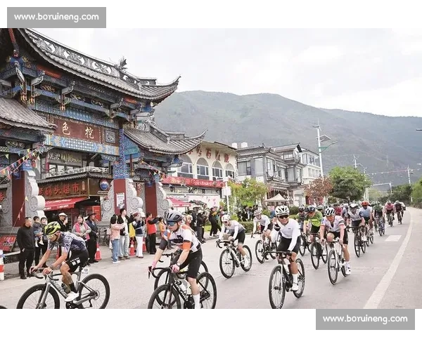 1500 骑手逐风苍洱！大理环洱海自行车赛开赛